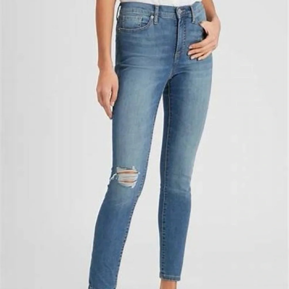 Banana Republic Mid Rise Destruct Skinny Jeans - Picture 1 of 12